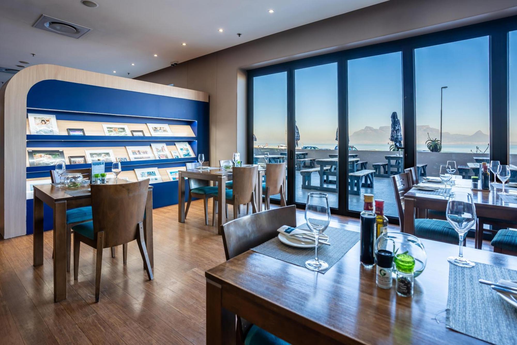 Blaauwberg Beach Hotel Bloubergstrand Exteriér fotografie