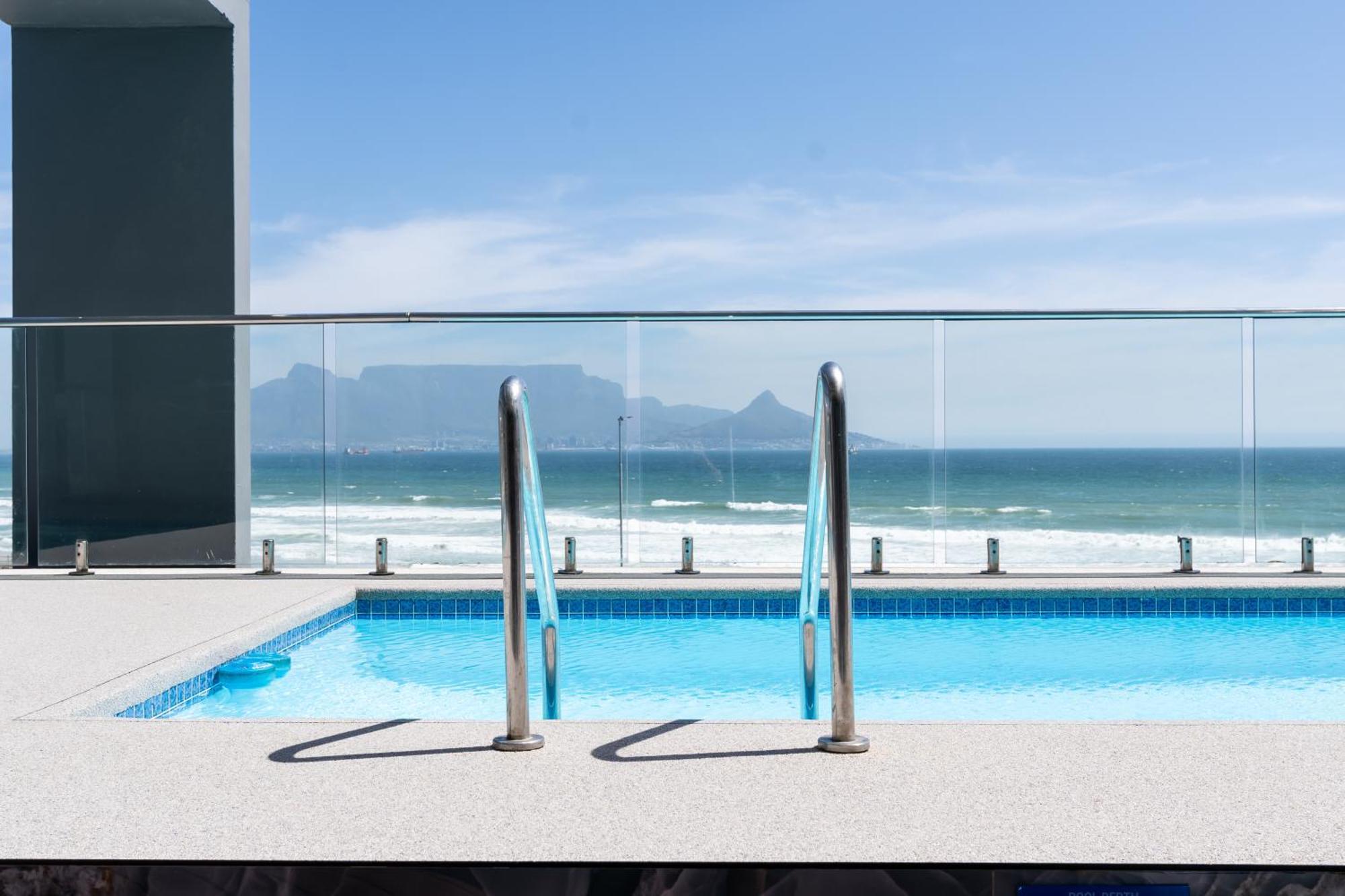 Blaauwberg Beach Hotel Bloubergstrand Exteriér fotografie