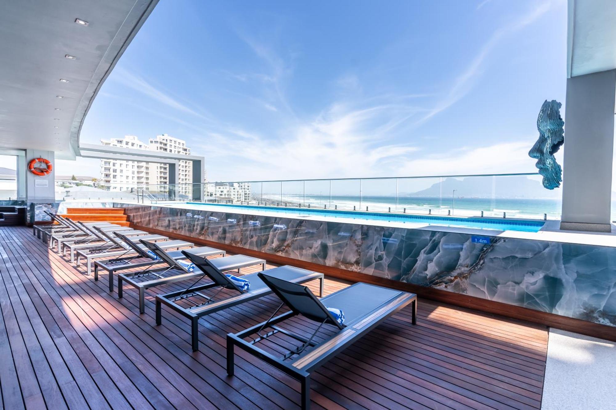 Blaauwberg Beach Hotel Bloubergstrand Exteriér fotografie