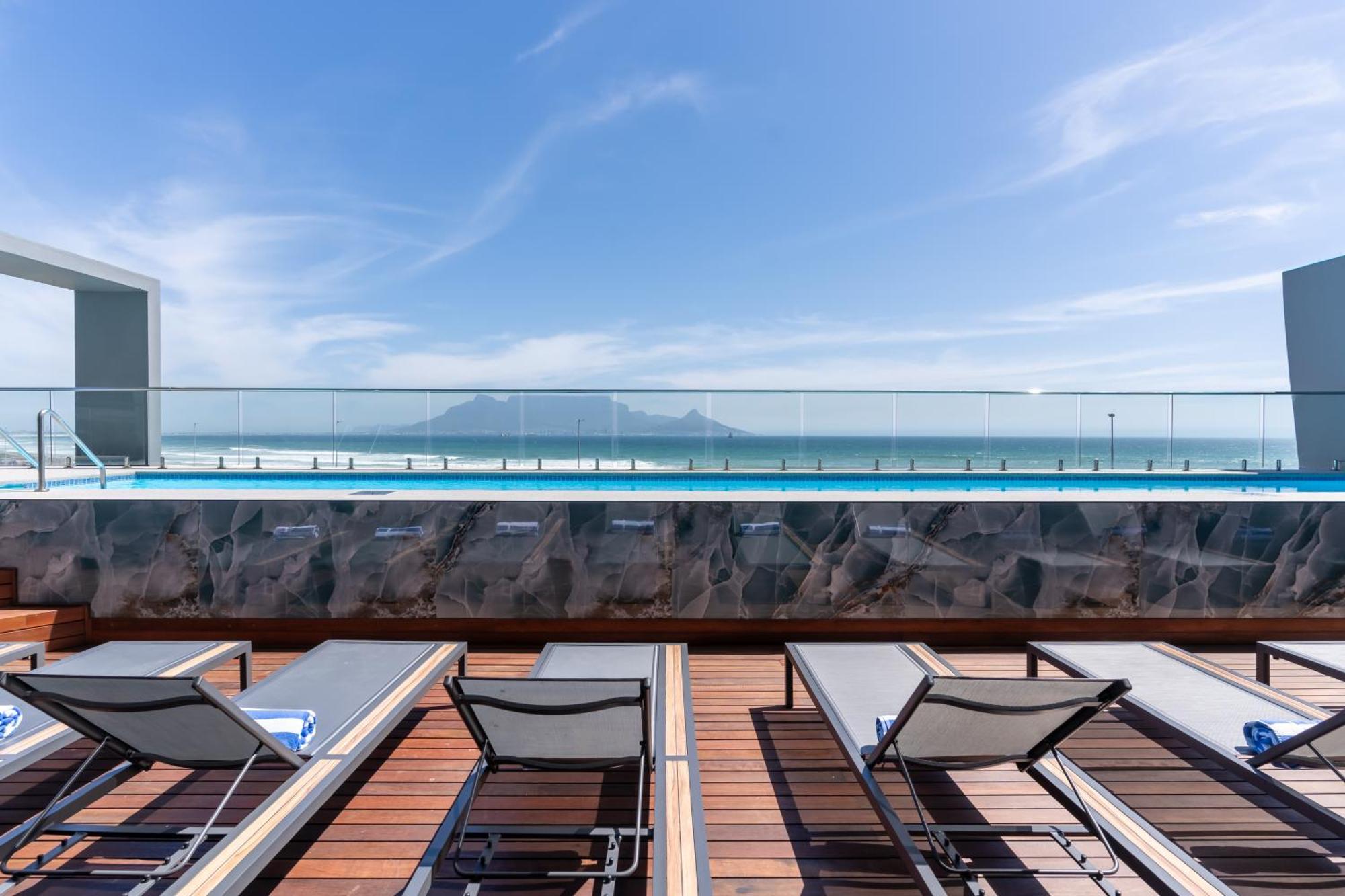 Blaauwberg Beach Hotel Bloubergstrand Exteriér fotografie